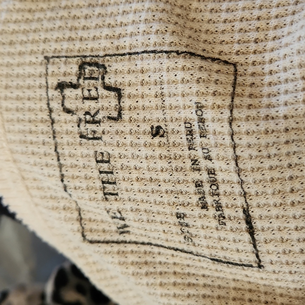 We The Free Thermal Long Sleeve Top - Size Small - Picture 9 of 9